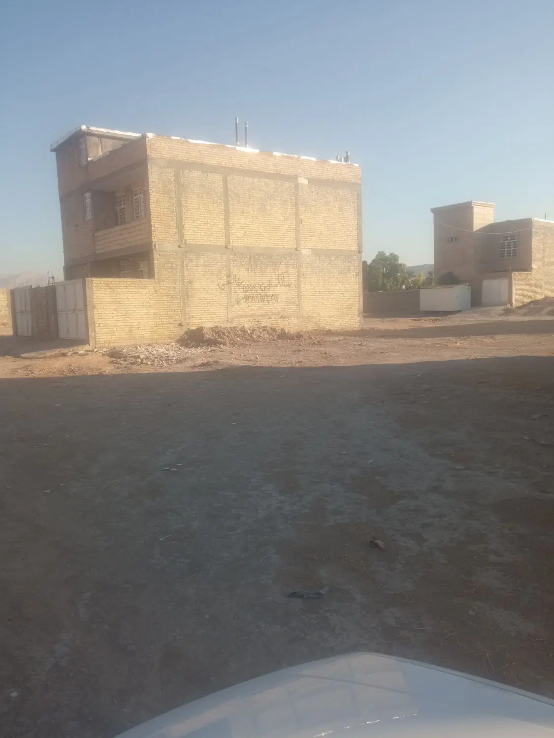 زمین دو بر از سمت شاپورجان ورودی محمود اباد