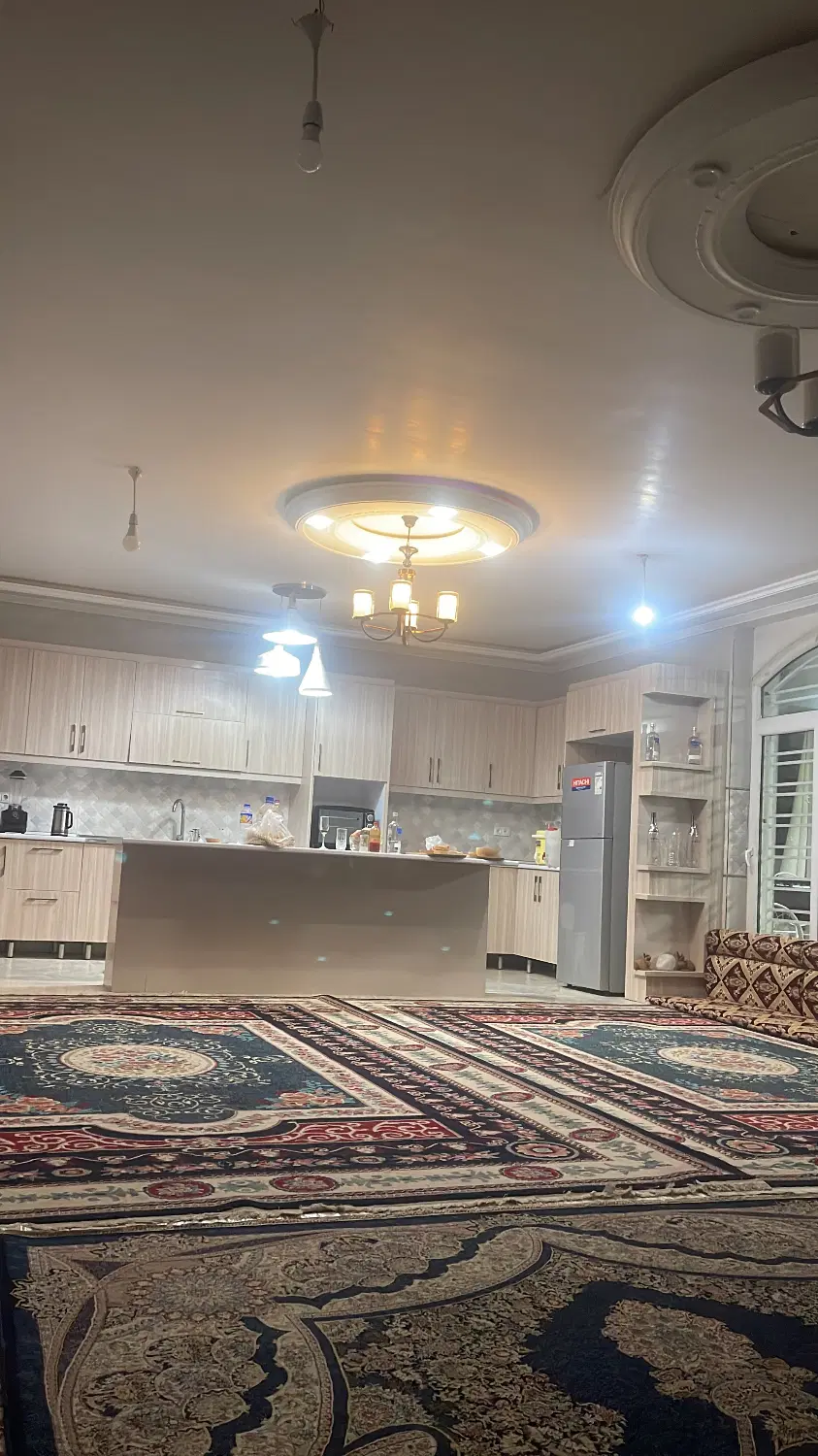 خونه کلنگی بین خیابان مطهری و امام