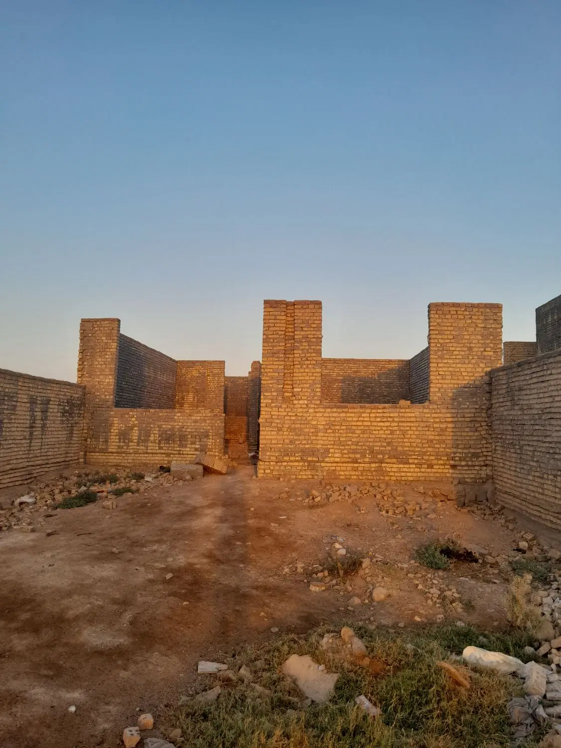 خانه نیمه کاره ملاشیه