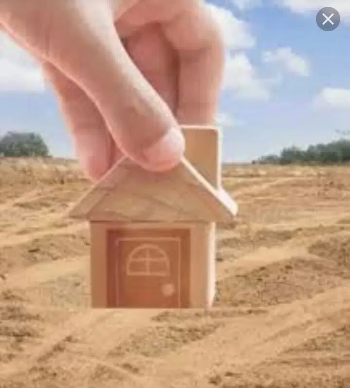 زمین در اول ابوحمیظه