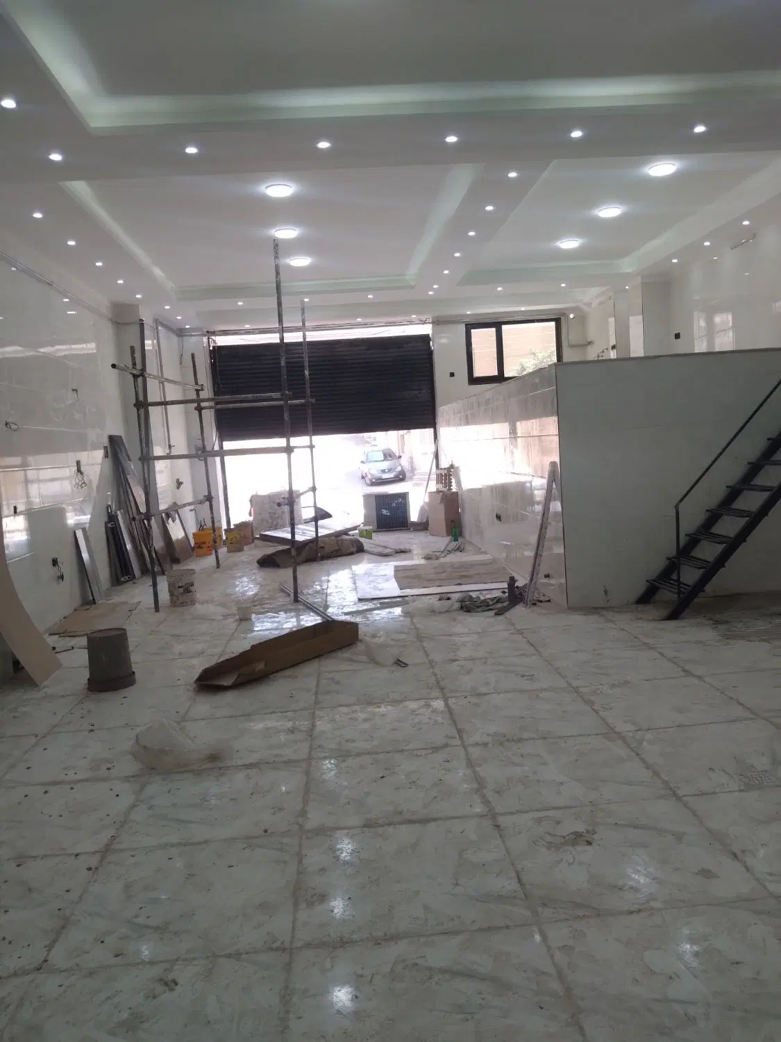 مغازه لوکس ۳۰۰متری بر۱۶متری غفاری اذر