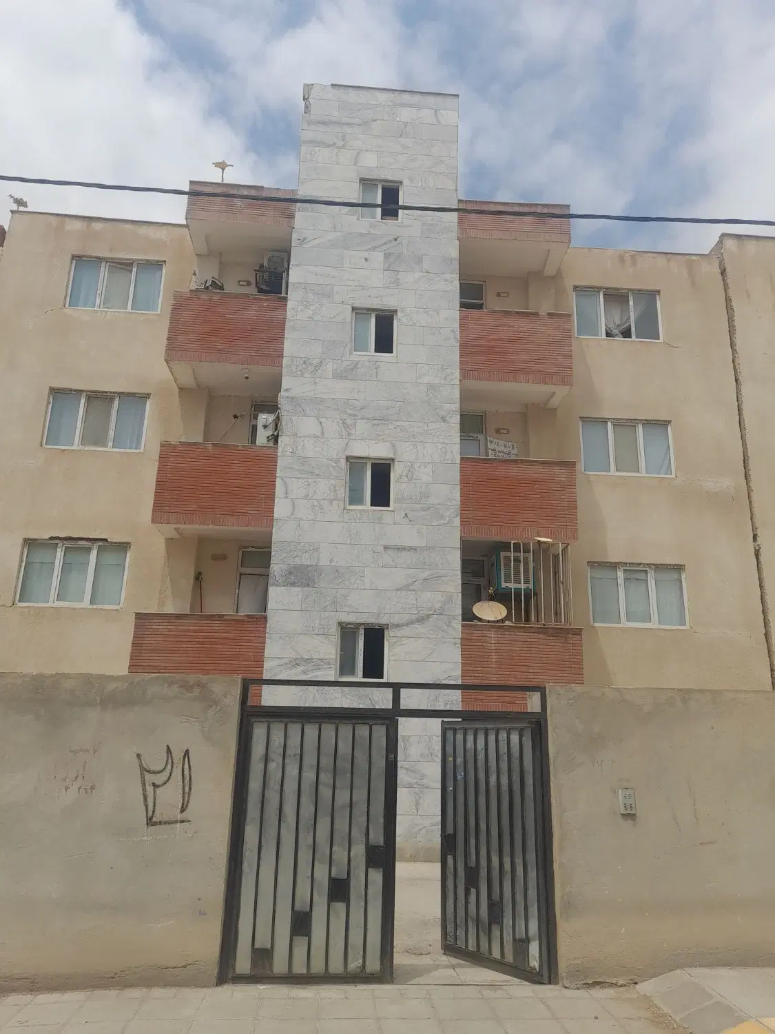 یک واحد آپارتمان به رهن و اجاره داده میشود