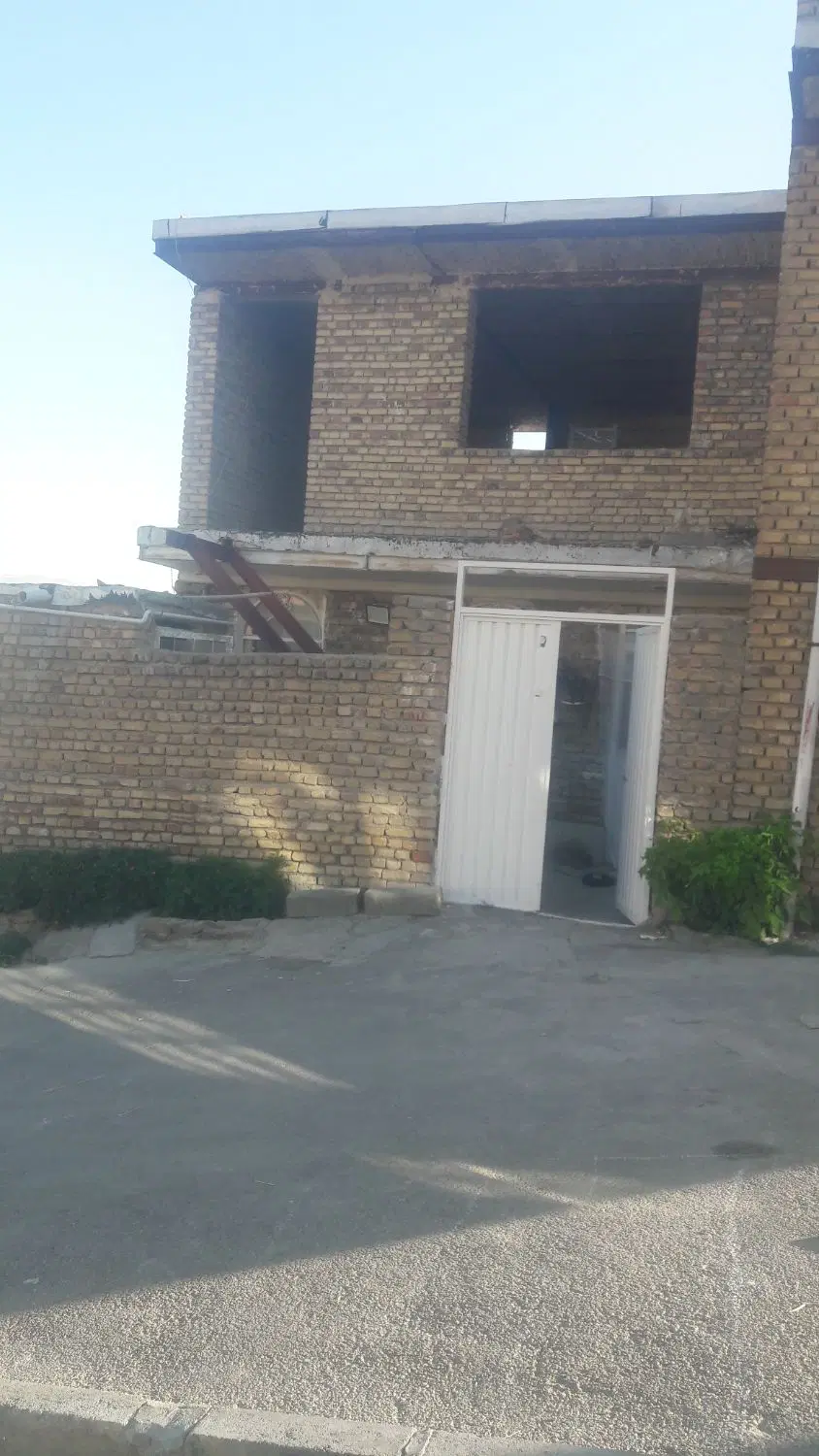 حیاط فروشی