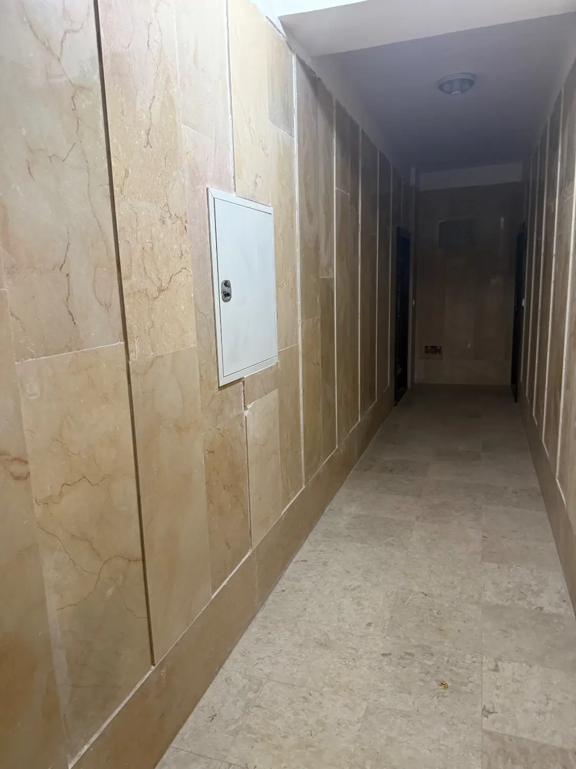 اپارتمان ۱۳۵ متری گلستان ۱۸ انبار نفت