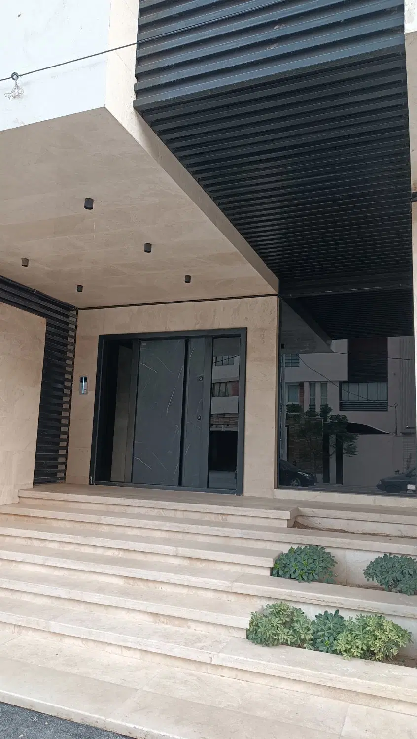 آپارتمان ۱۱۰ متر همتی فر