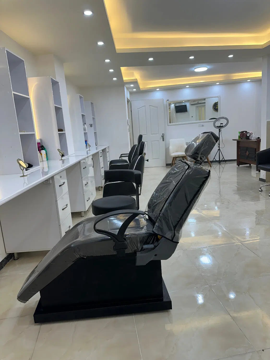 اجاره سالن آرایشگاه با تمام امکانات