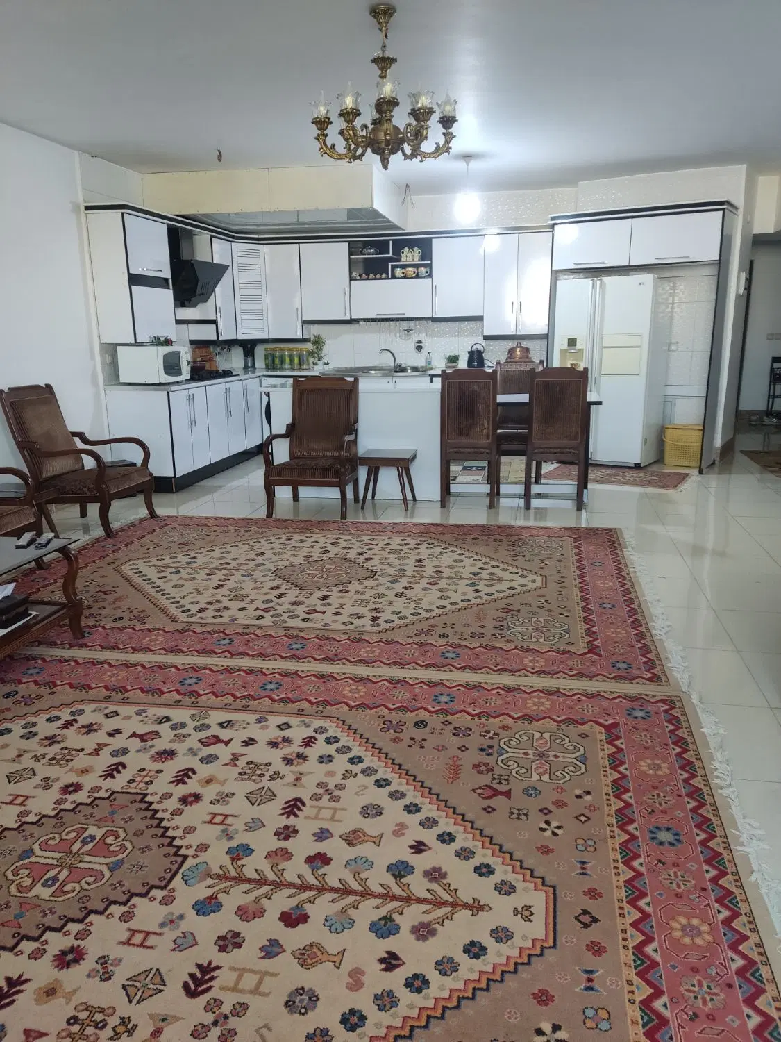 آپارتمان دوخوابه روبروفرمانداری