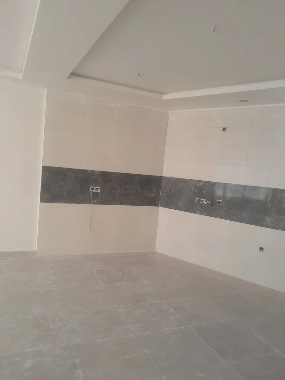 خانه دوطبقه پشت ترمینال