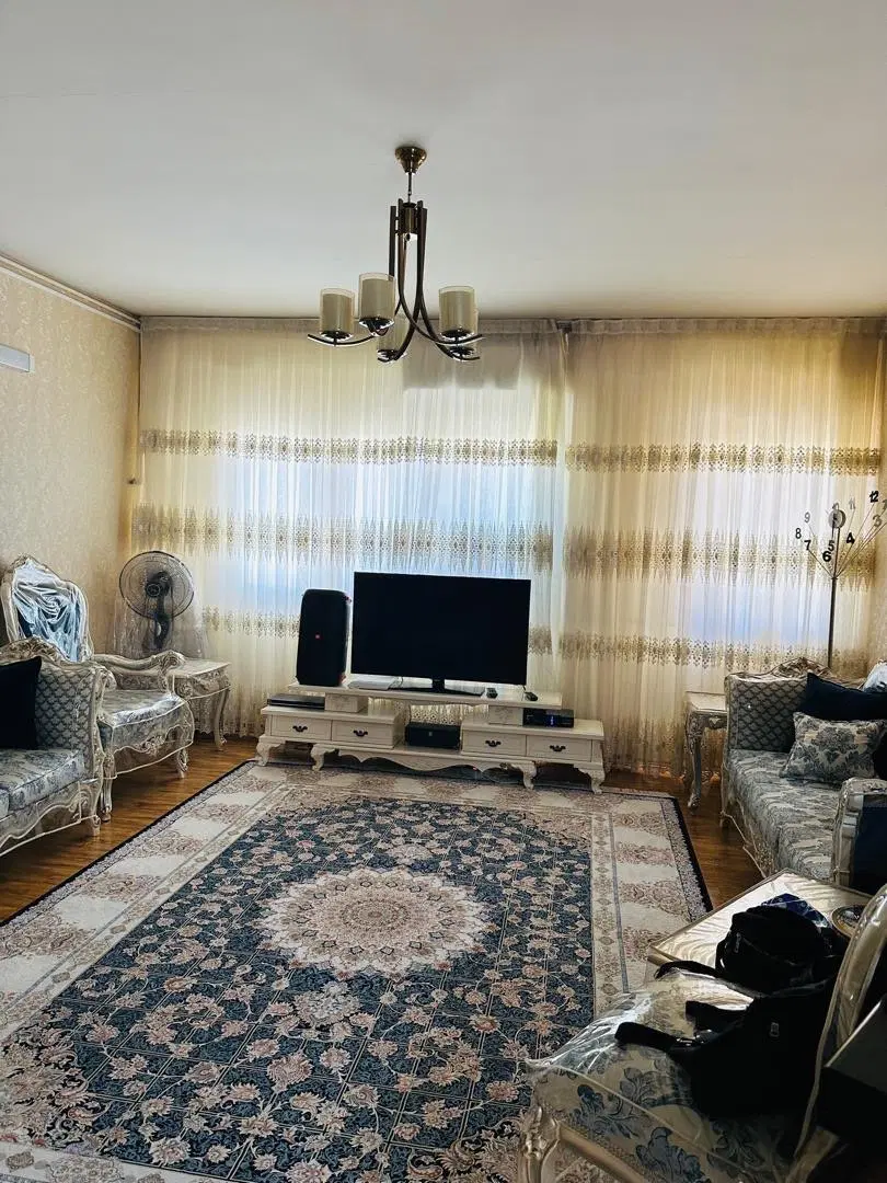 اپارتمان در شهرک گلستان