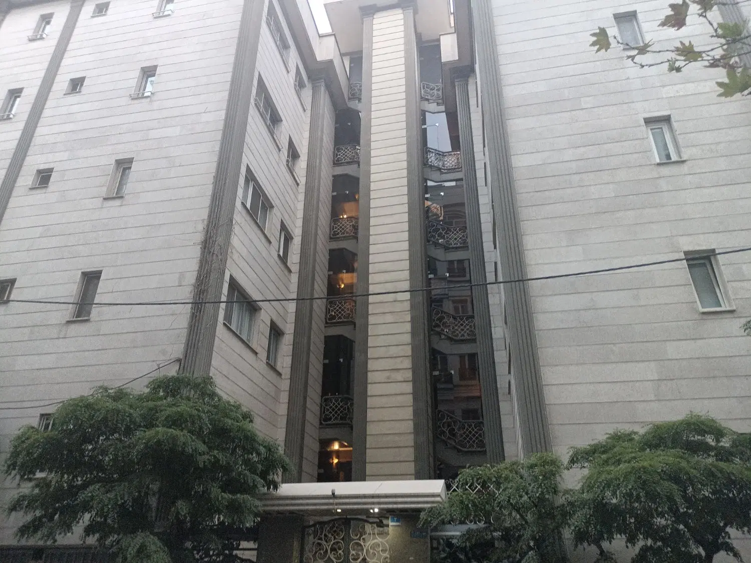 شیخ بهایی آپارتمان ۱۷۰