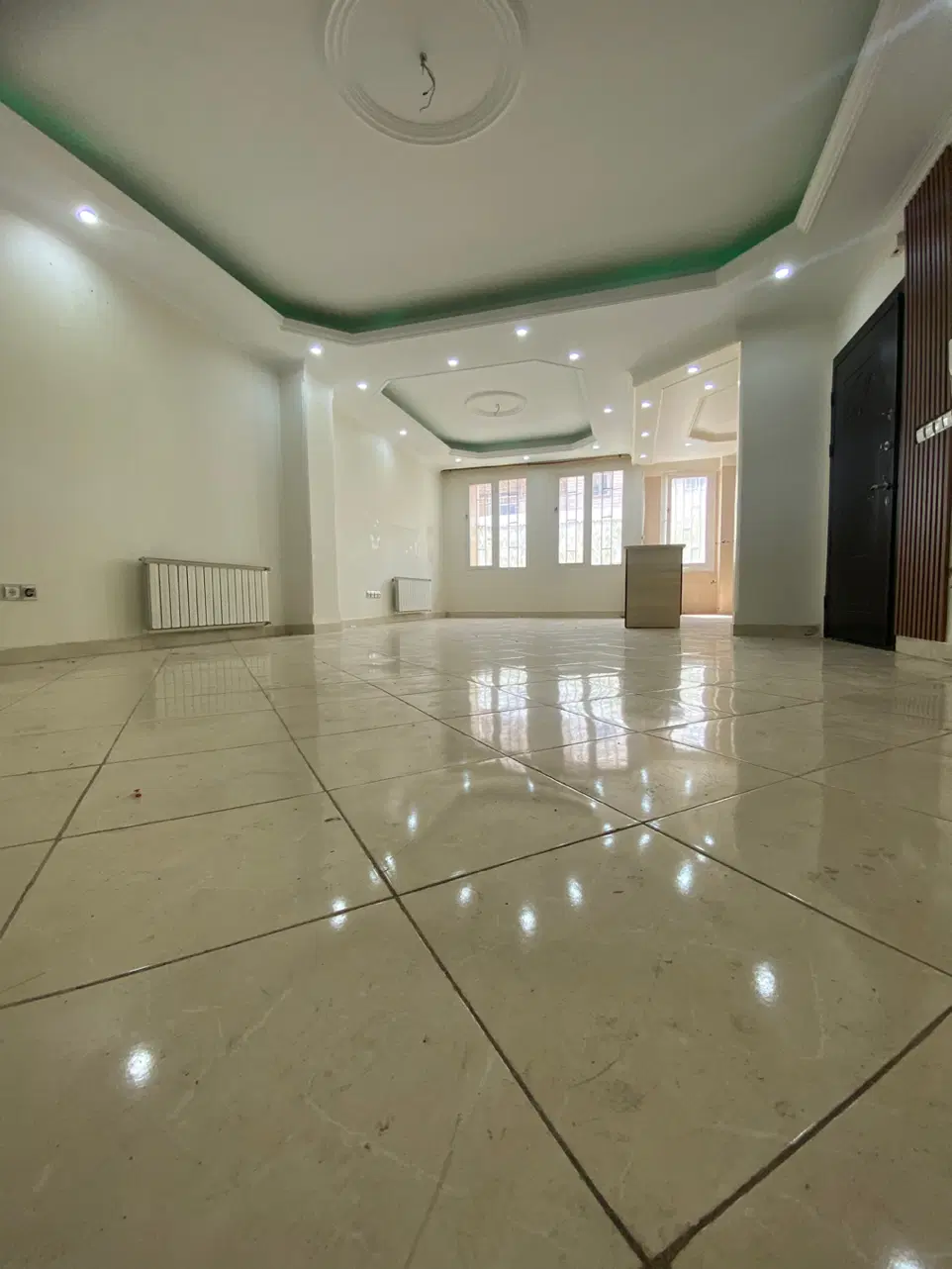 واحد آپارتمان ۱۰۰ متری ۲ خوابه ( طبقه طلایی )