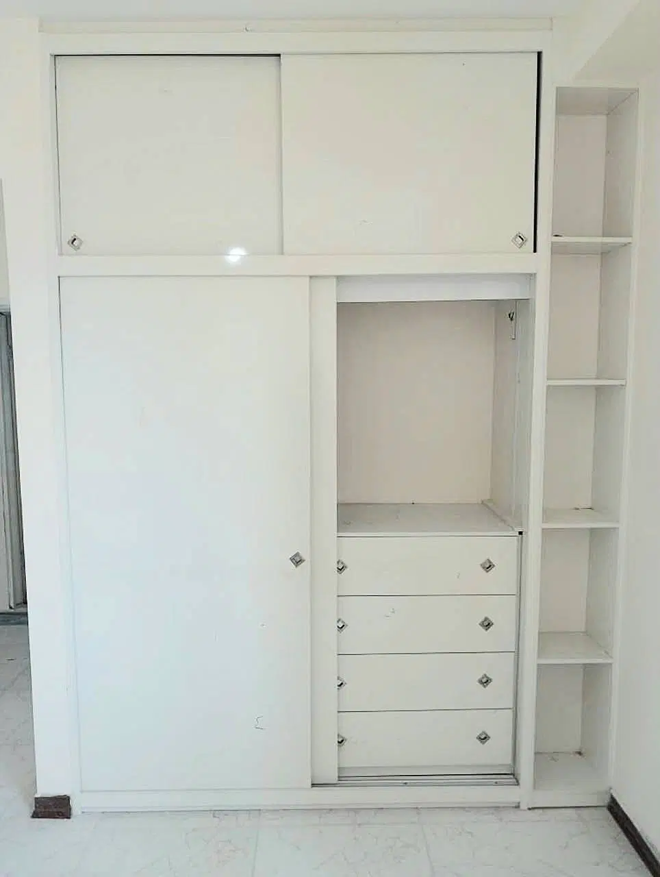 خریدار و فروشنده 105متر،دوخواب عرصه ووام تسویه،فول