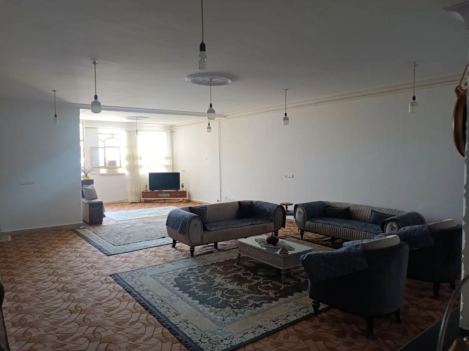 واحد 140 متری، پاسداران