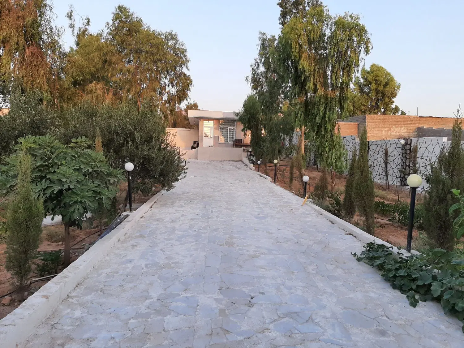 باغ شهری واقع در مجموعه نشاط