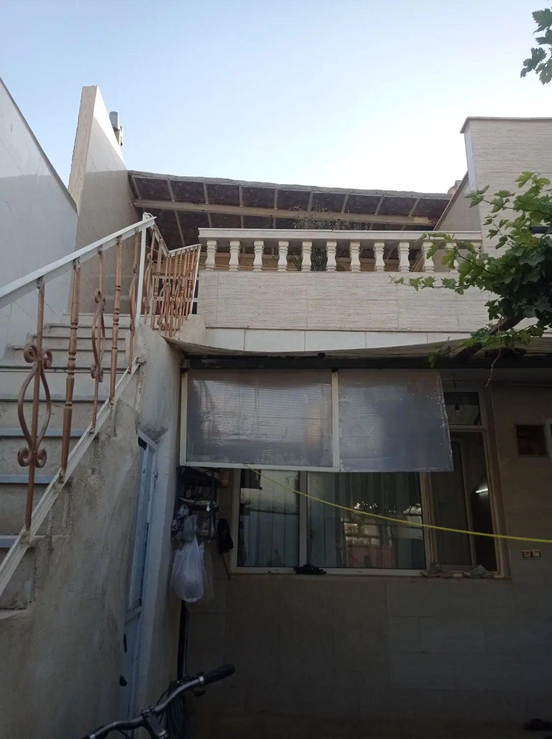 خانه دوطبقه در تاکستان ندراباد