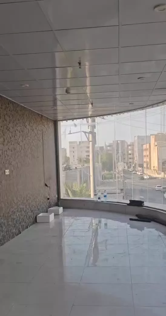 35متری سعدی طبقه اول آسانسور دار
