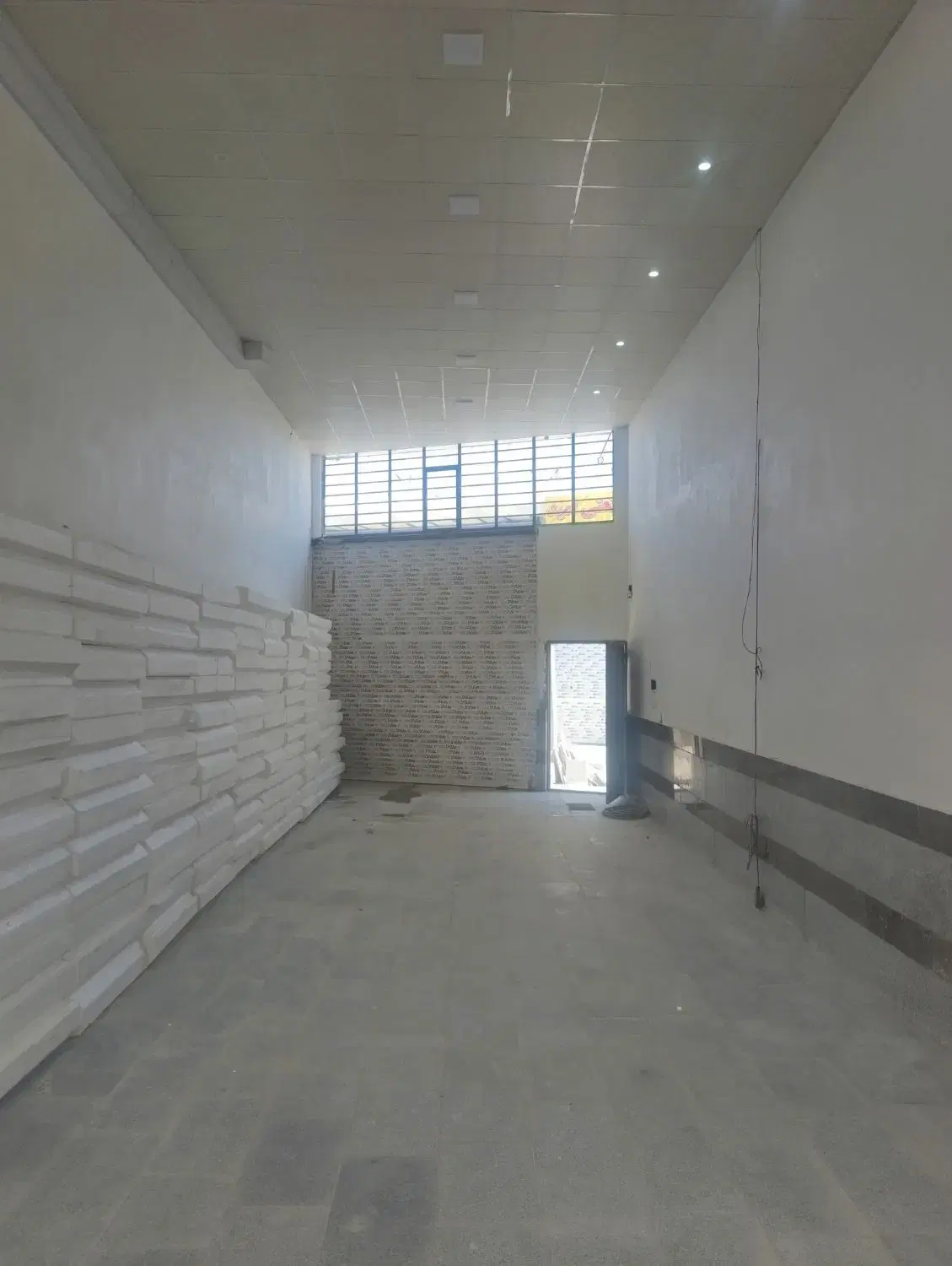 سالن 130متری