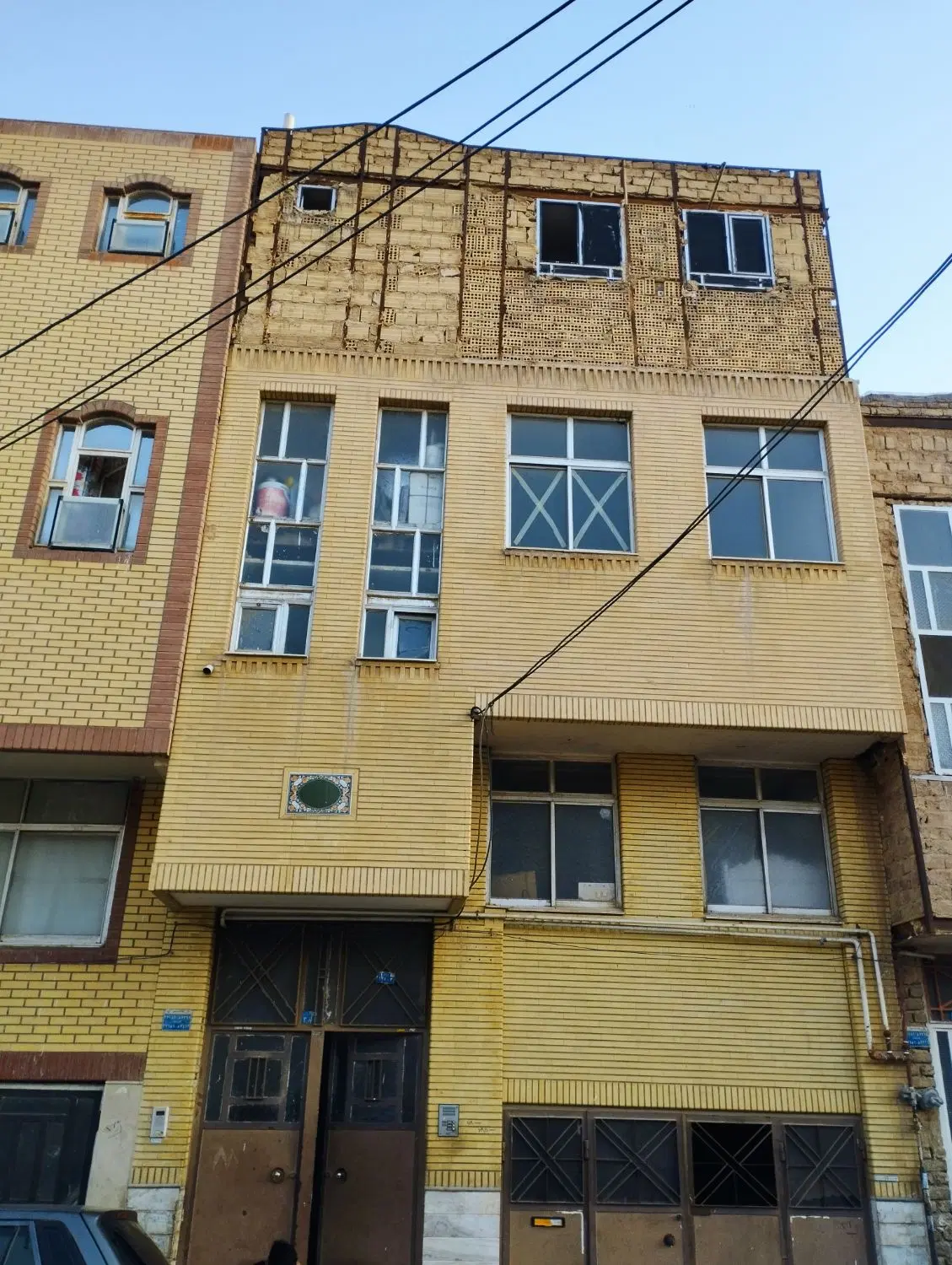ویلایی_ سه ط_جنوبی_ ششدونگ_ خ آزادی مدرس