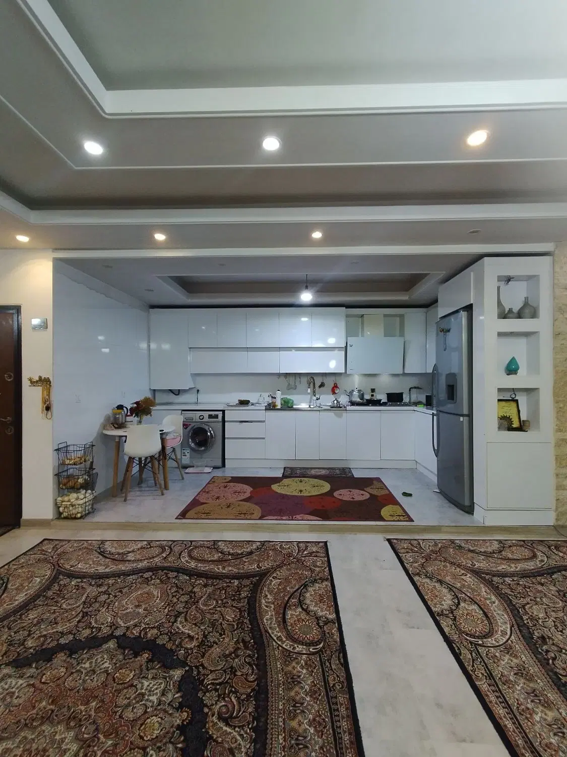 خانه ویلایی آپارتمانی بسیار تمیزو مهندسی ساز