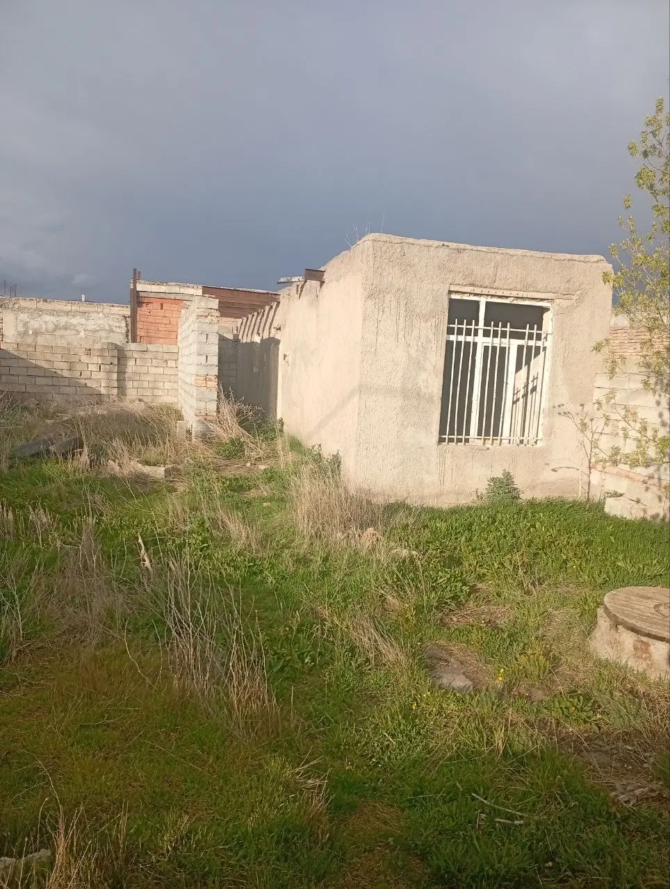 ۱۷۰ متر خانه نیمه کاره در گلمغان