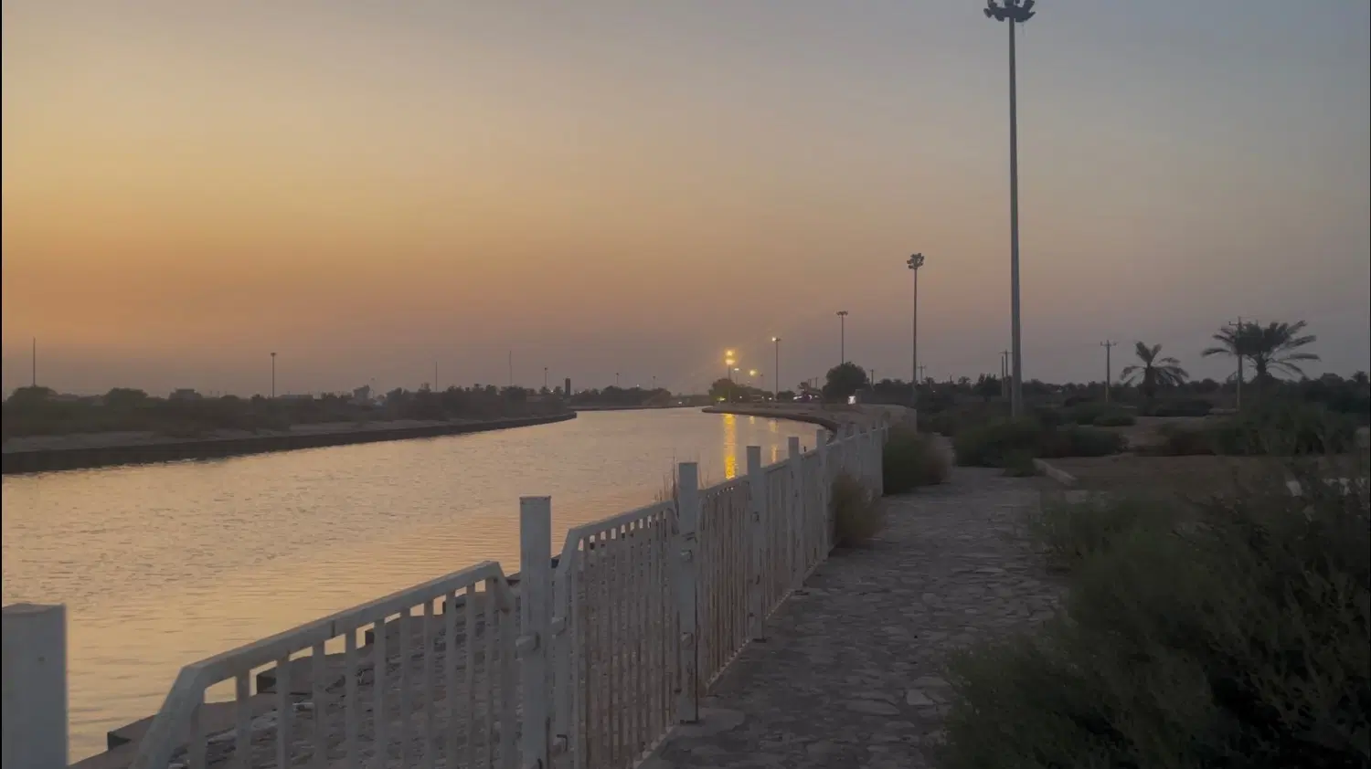 زمین ساحلی در بخش ۴ اروند‌رود آبادان