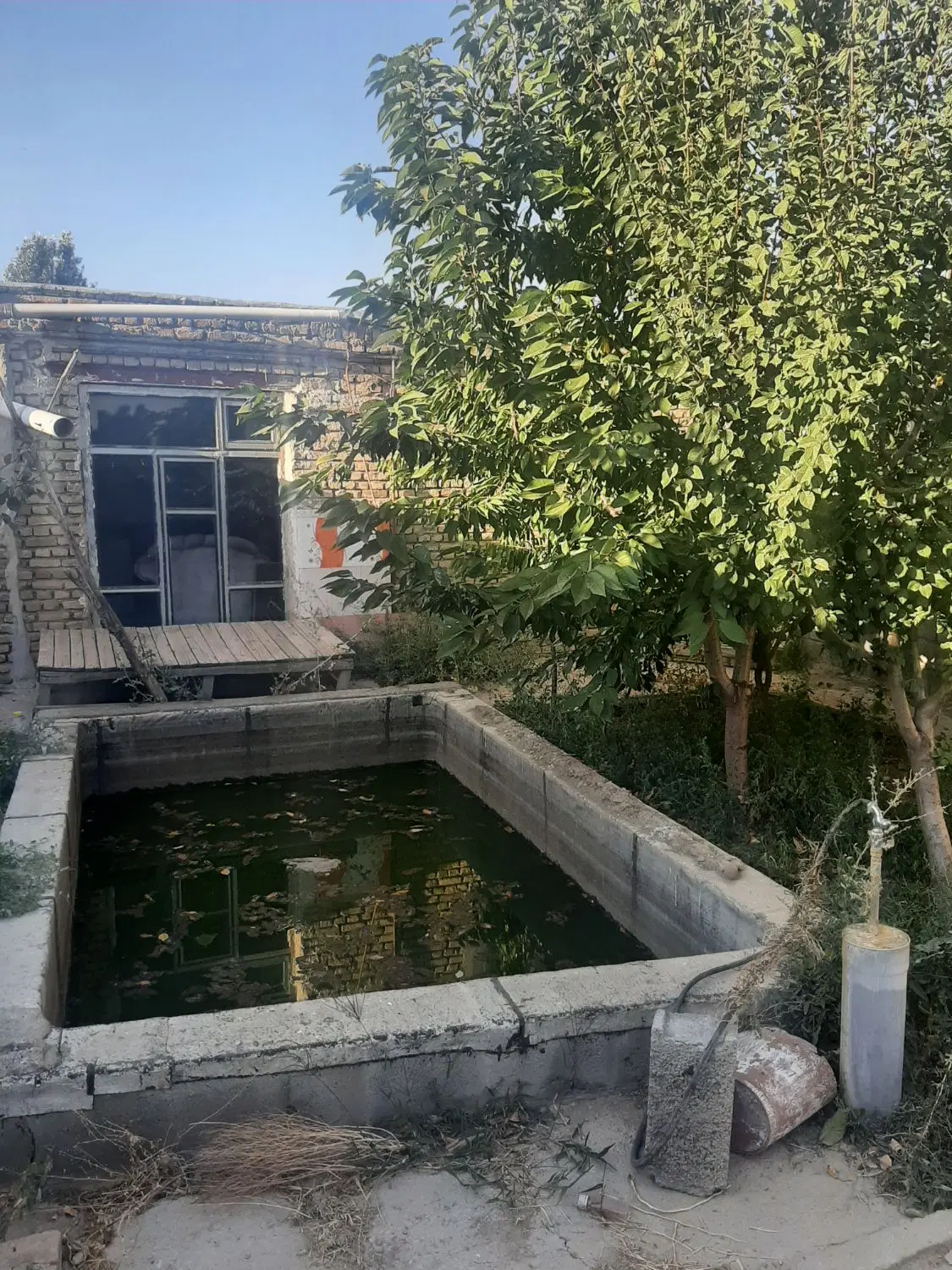 خانه باغ قدیمی