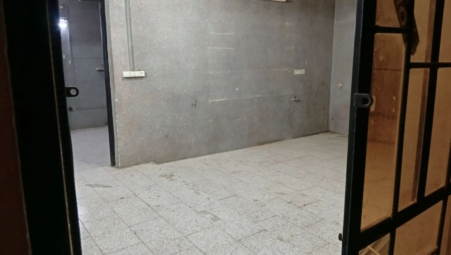 رهن و اجاره مغازه سپیدان (عکاسی تکناز )