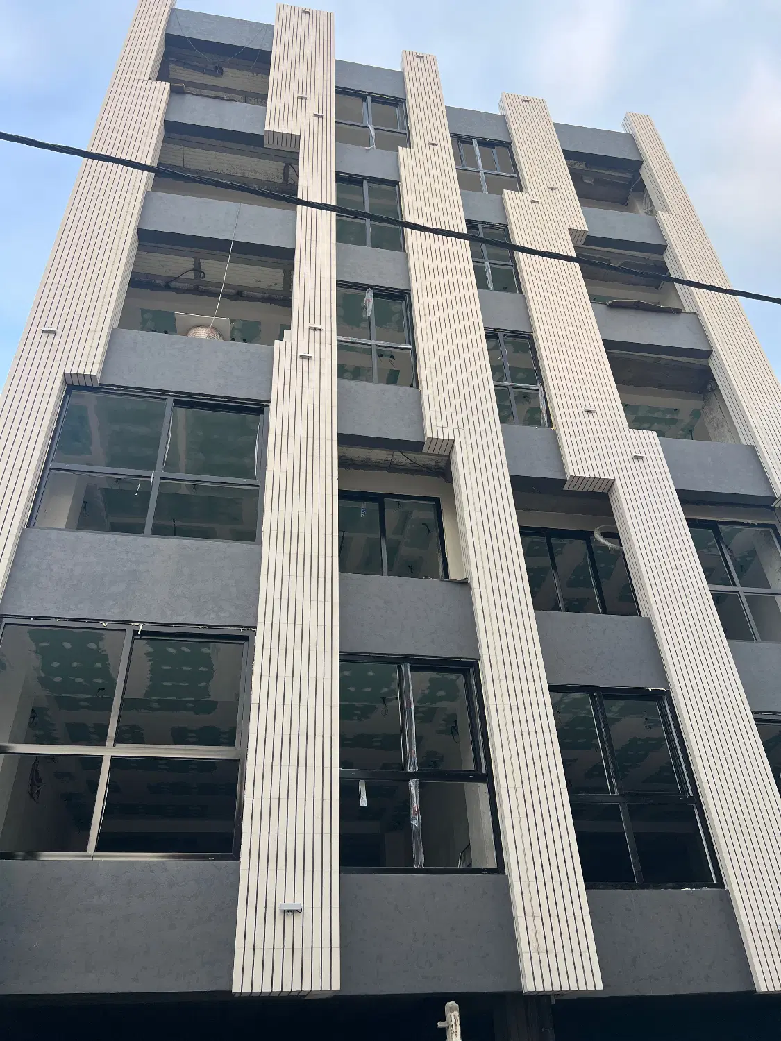 فروش آپارتمان ۱۴۵ مترتک واحدی سه خواب همافران