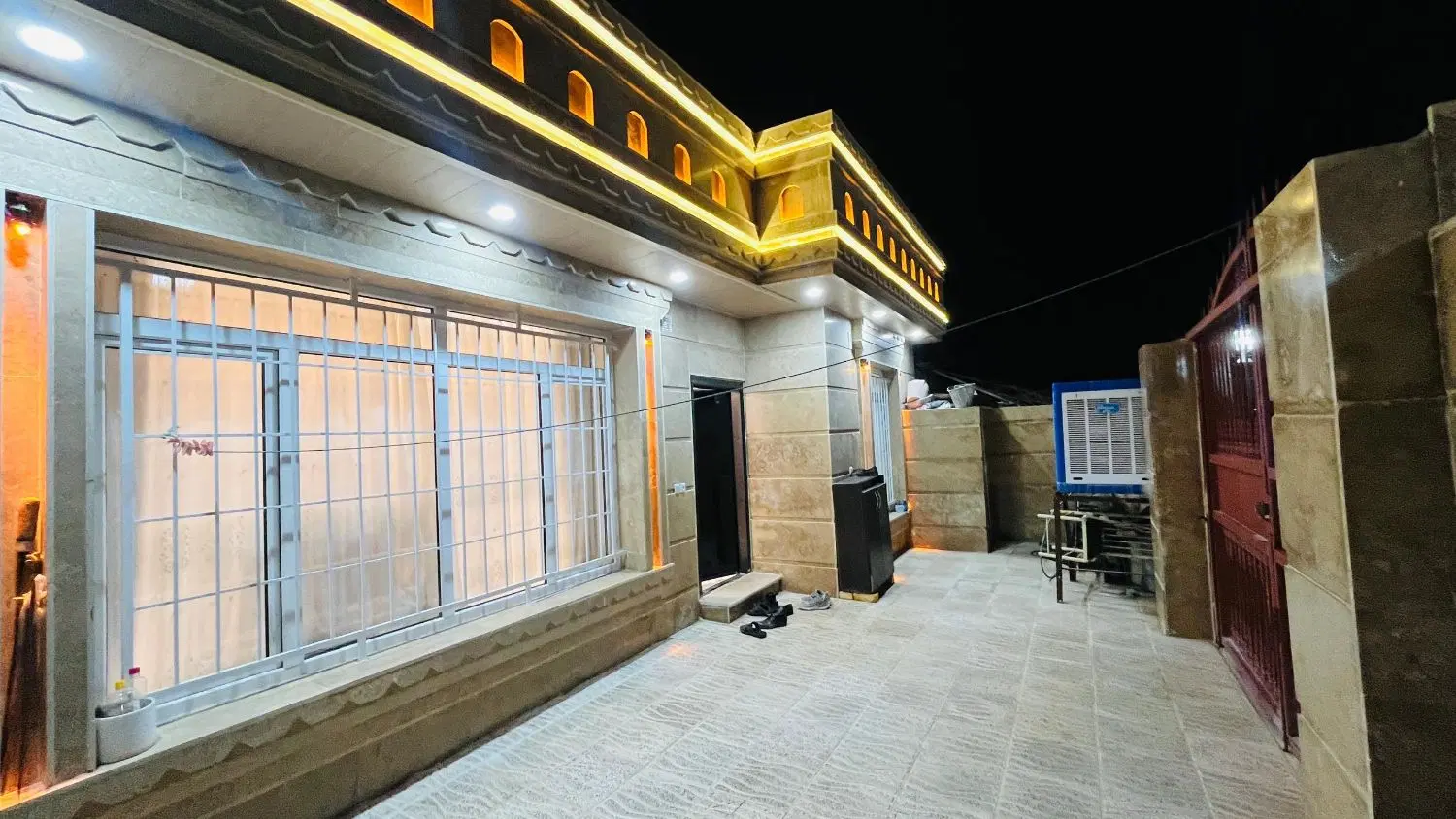 خانه تازه ساخت همکف باتمام امکانت..