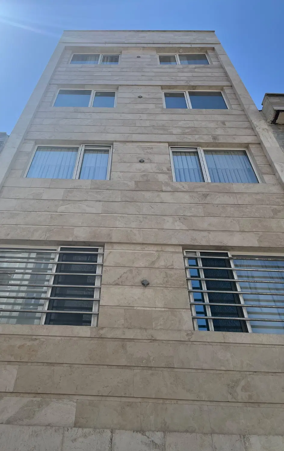 ۶۹ متر تکواحدی پارکینگ اصلی