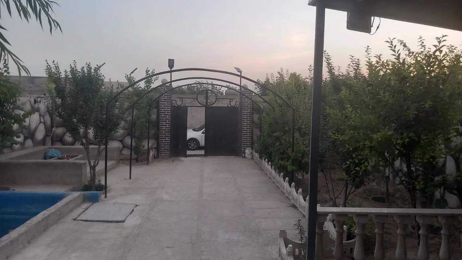 باغچه ویلا 225متری لوکس