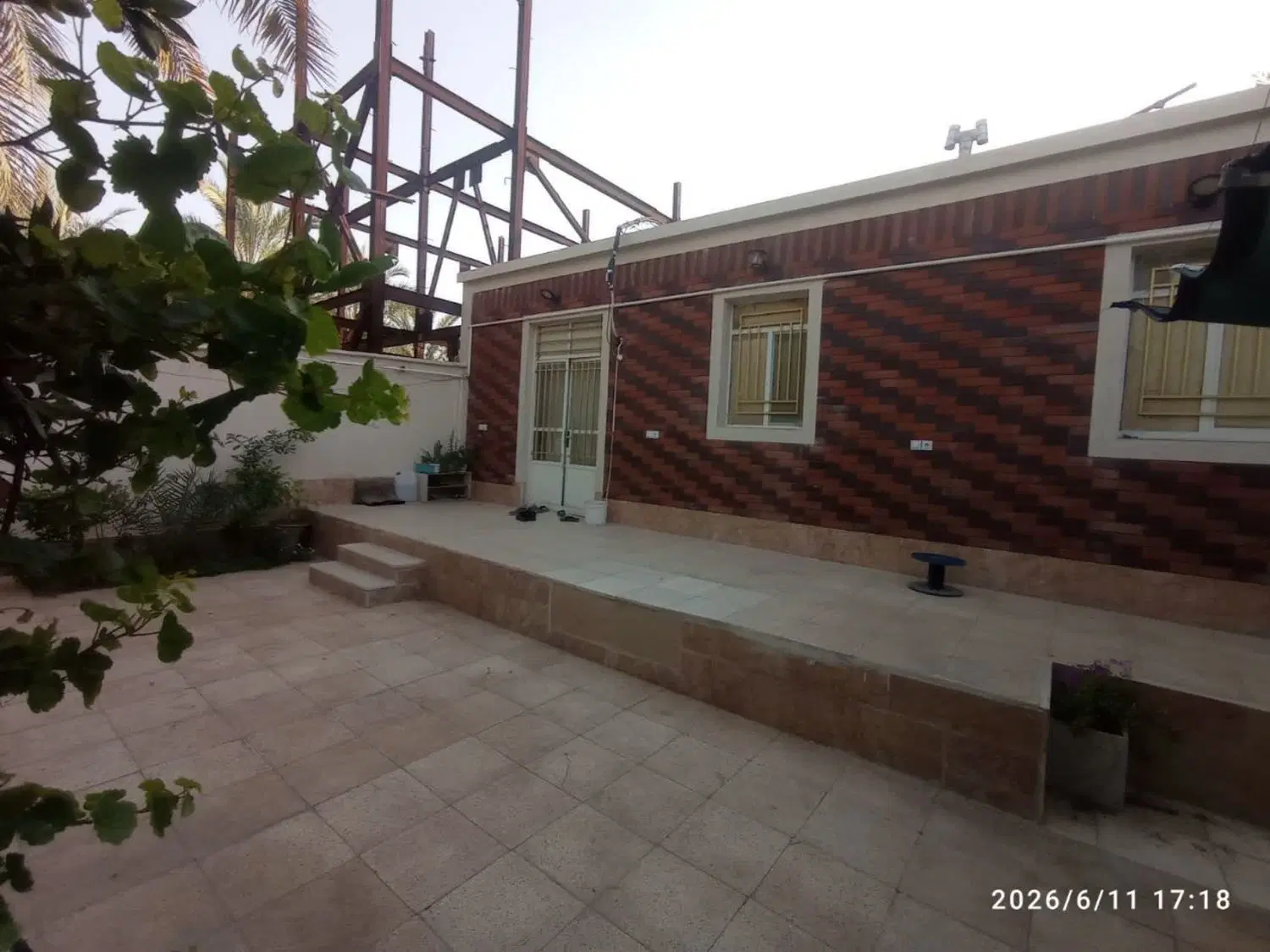 خانه خیابان کوثر ۱۲( نهصدمتری) جنب کلینیک الزهرا