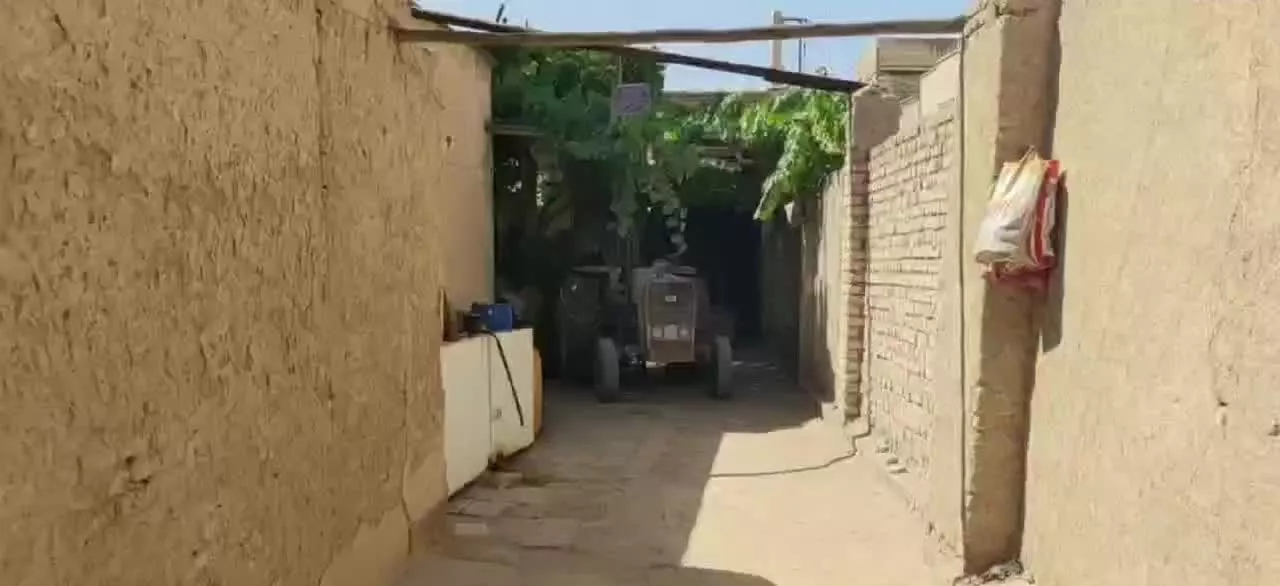 خانه باغ قدیمی‌ باسند مسکونی، آبشار سوم دنارت