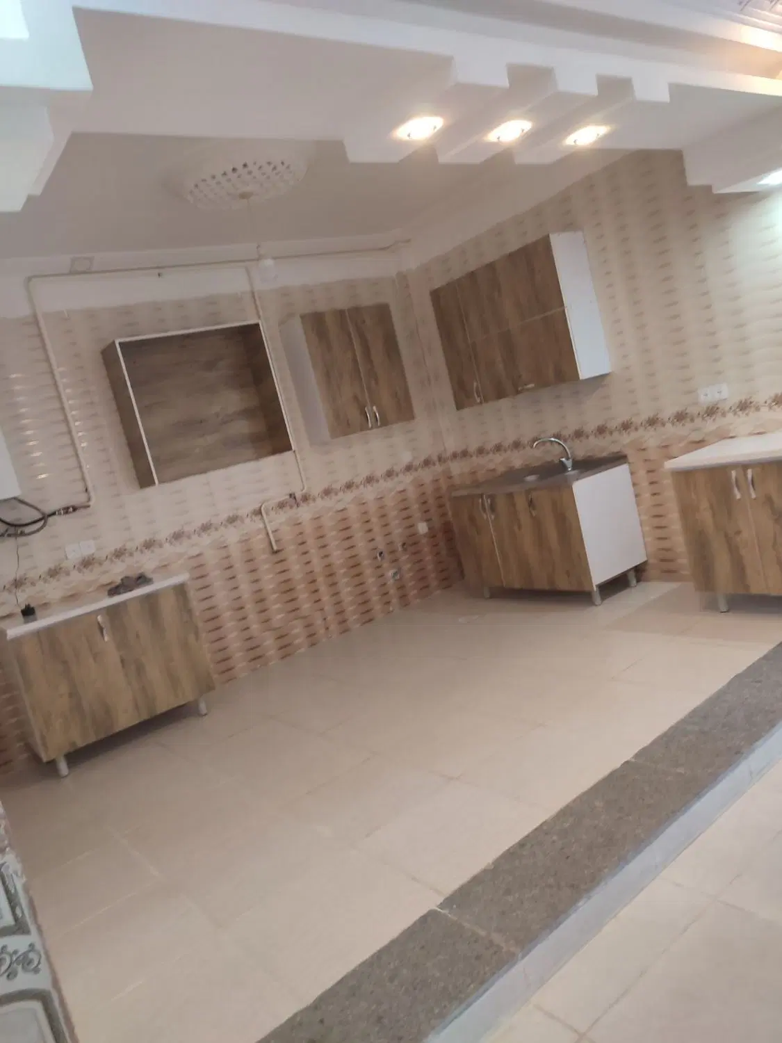 خانه 150 متری ، طبقه بالا ، نجف شهر