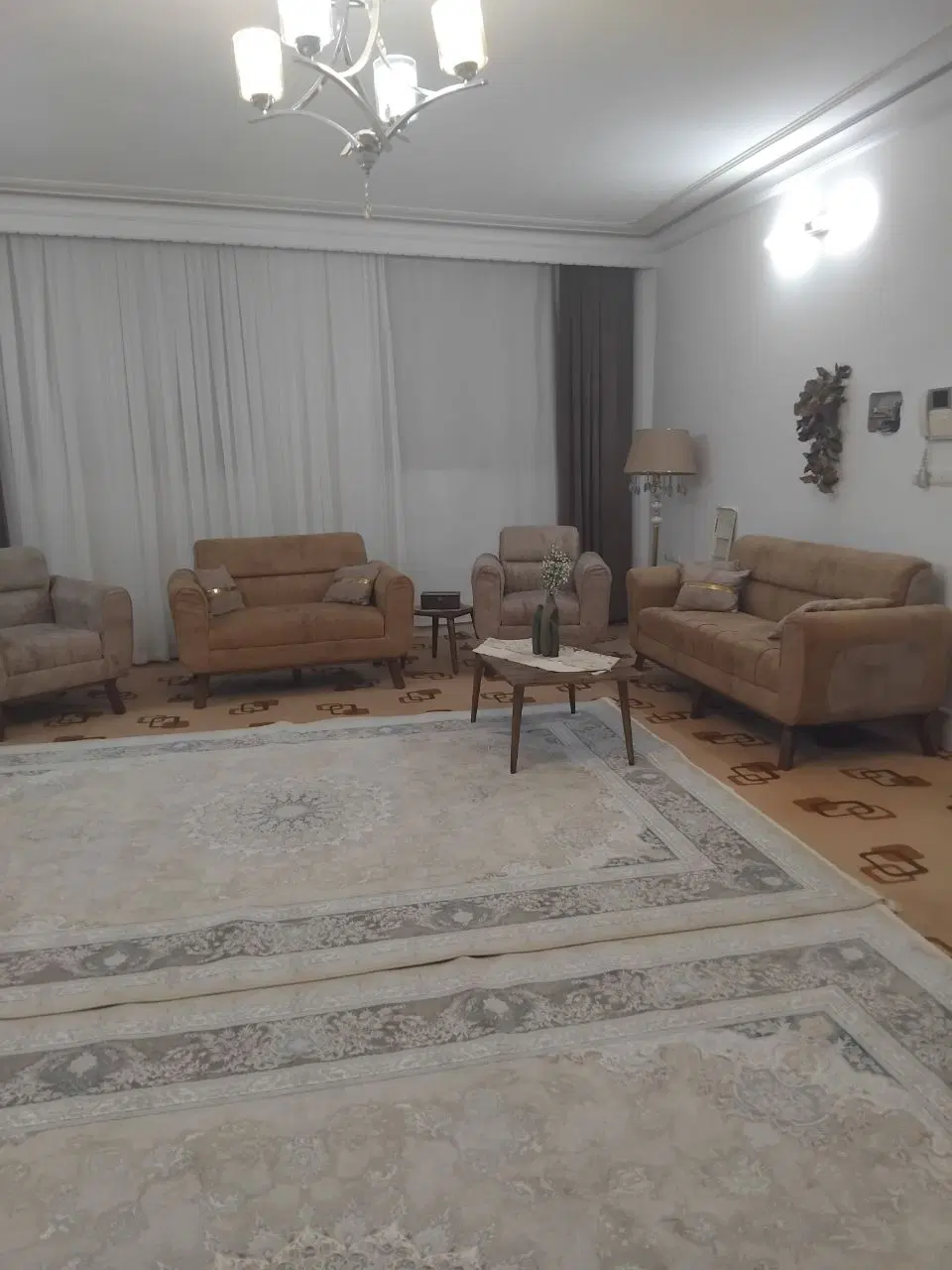 سه طبقه اپارتمان
