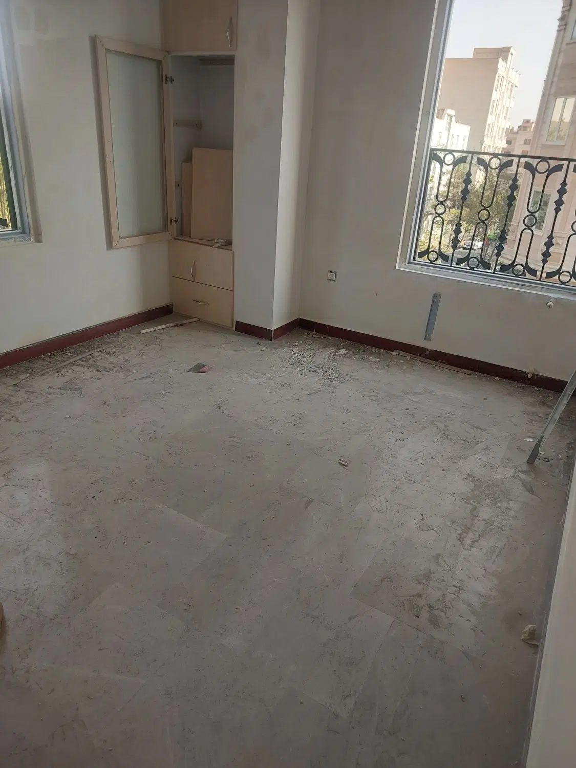 ۵۷ متر یک خواب طبقه اول پارکینگ و انباری