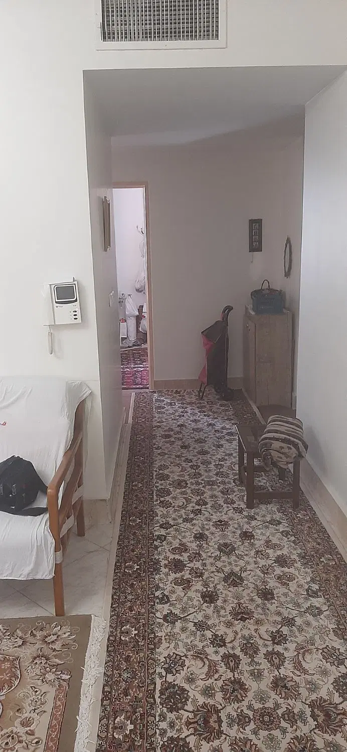 ۷۲ متر با ۲ عدد پارکینگ غیر مزاحم