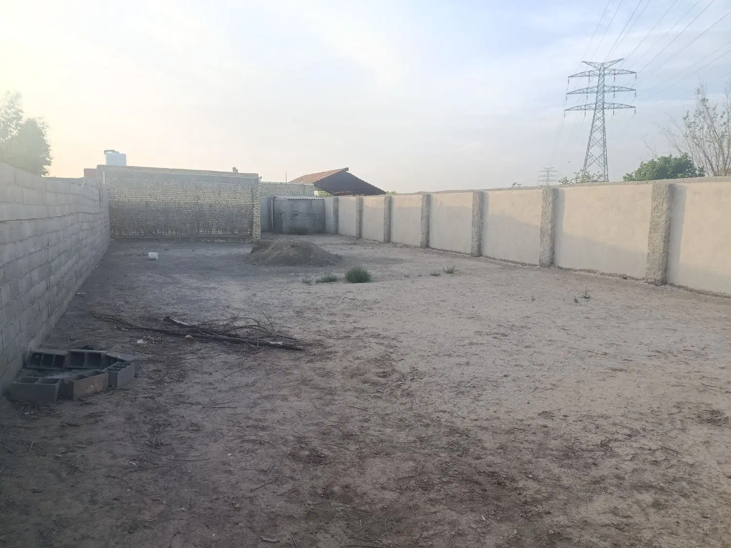 زمین باغی چهار دیواری