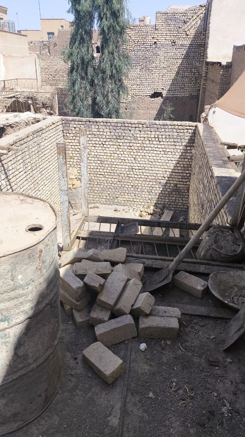 ملک فروشی بی نظیر