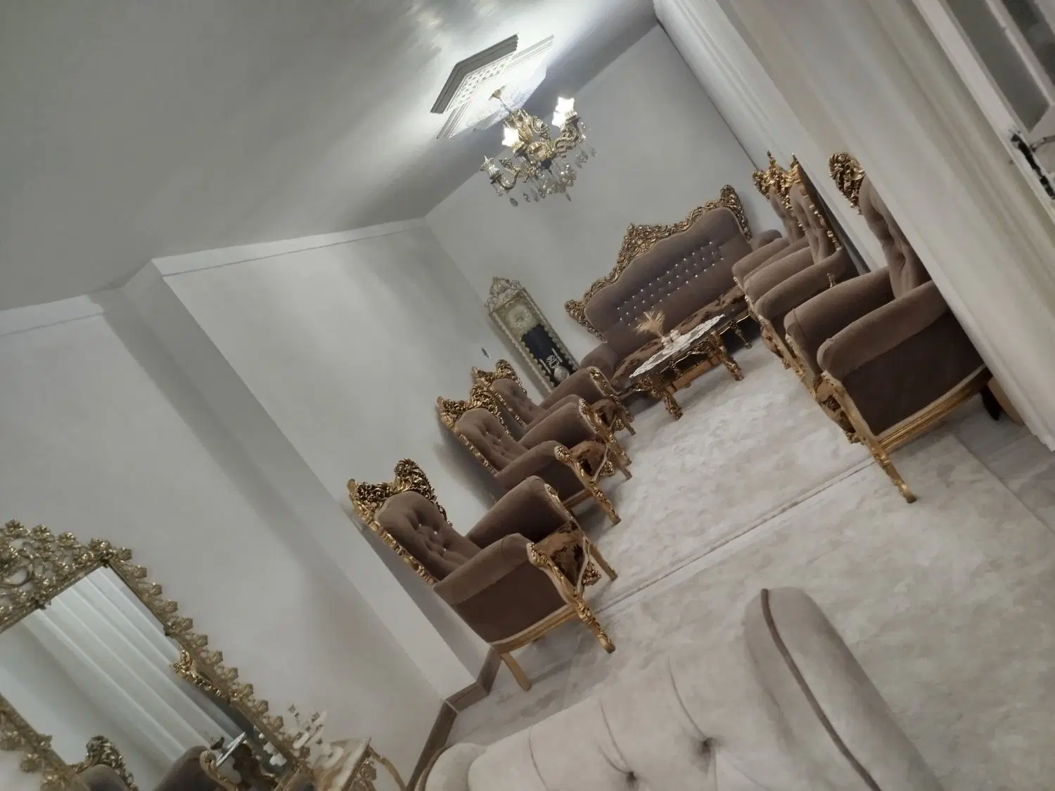 خانه‌تقریبا‌صدمتری