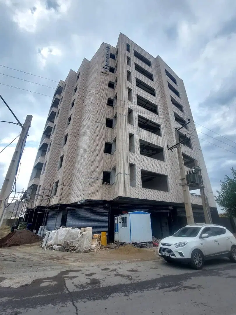 مستاجرم