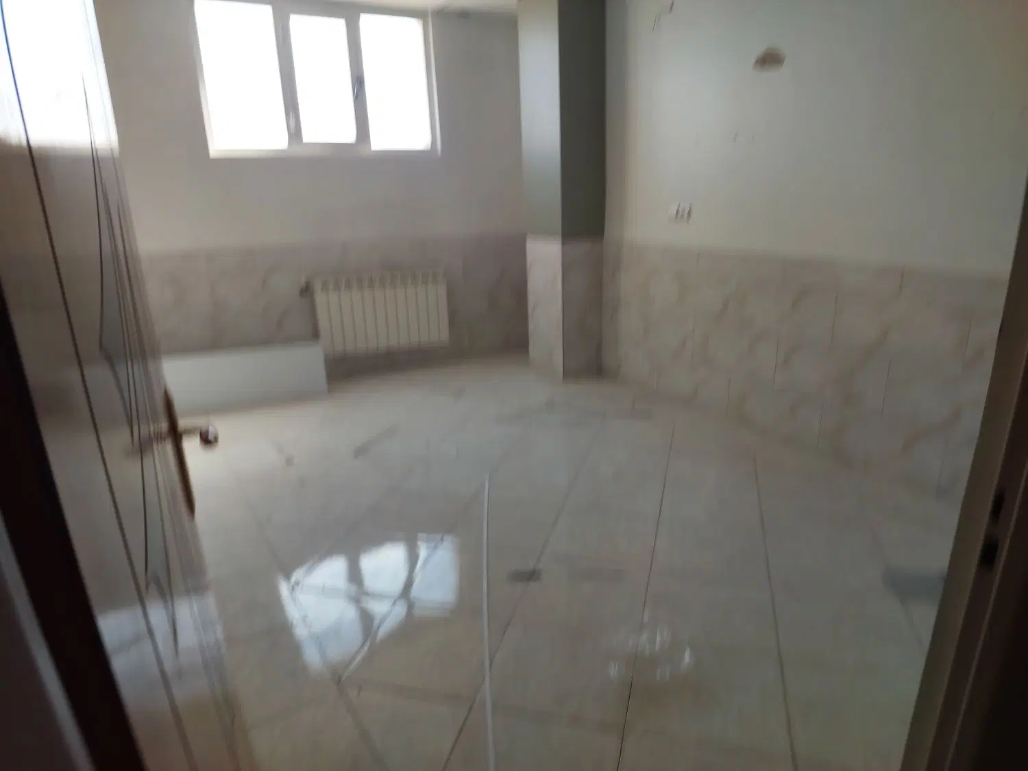 واحد اداری ۷۵ متری مقابل بیمارستان امام