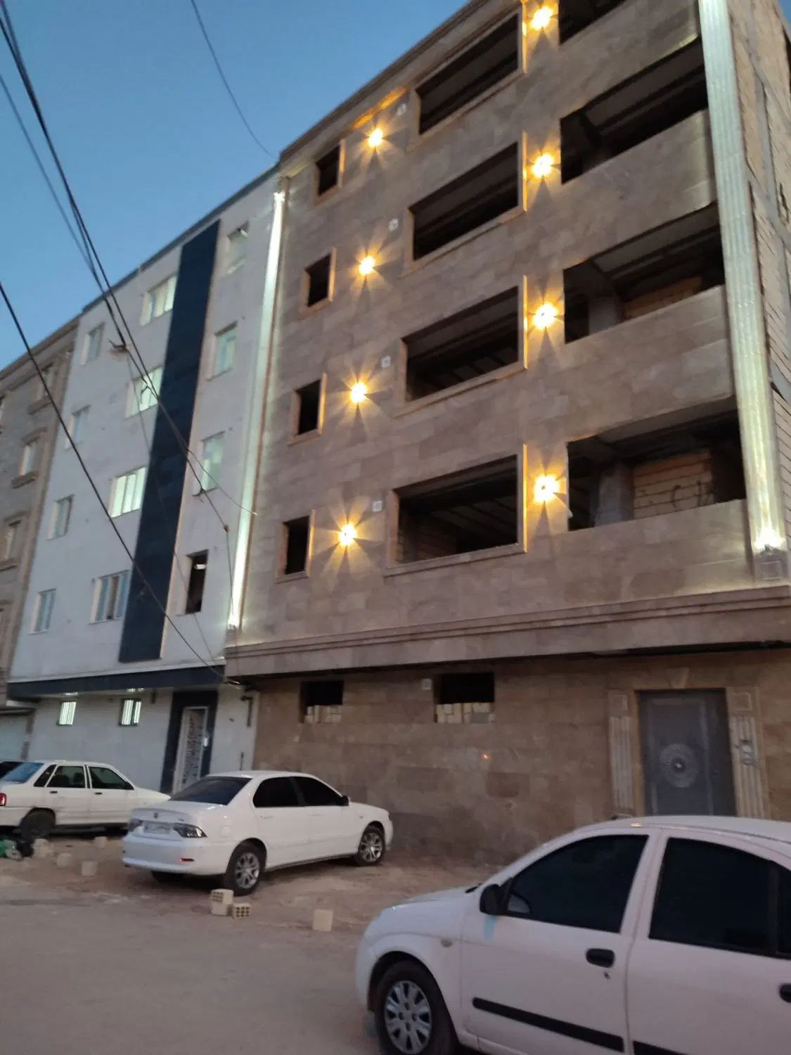 پیش فروش واحد  با پارکینگ در بنی هاشمی