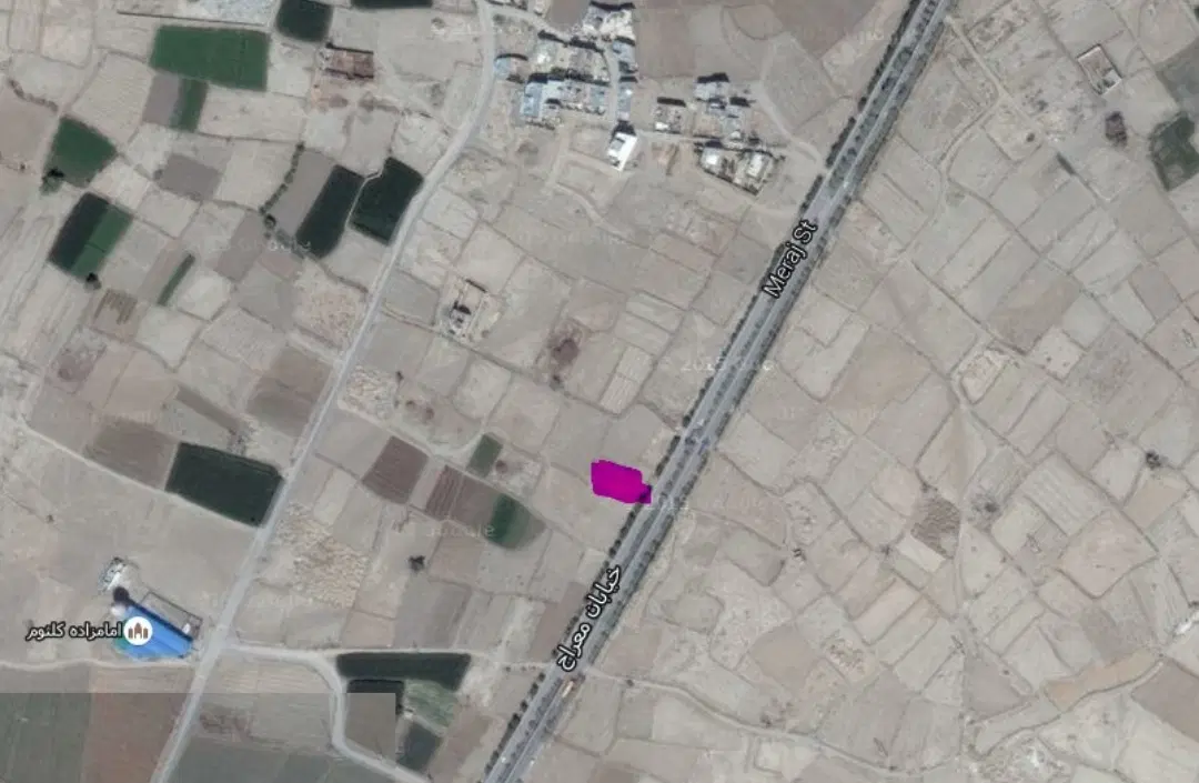 زمین بر خیابان معراج