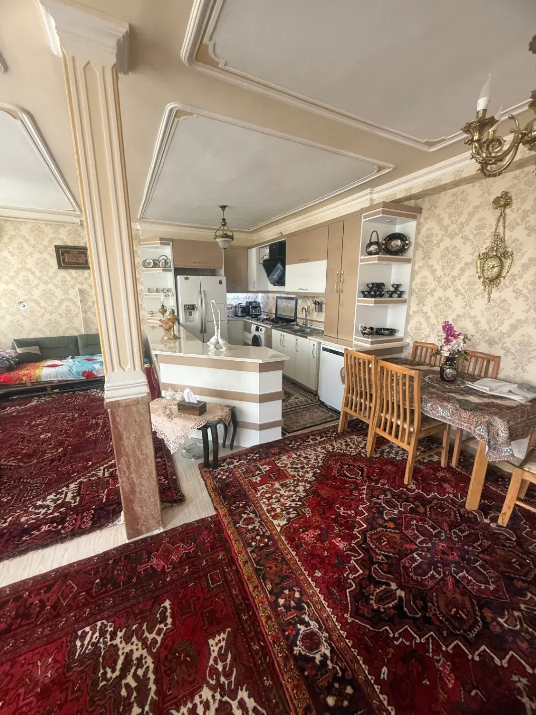 ساختمان مسکونی