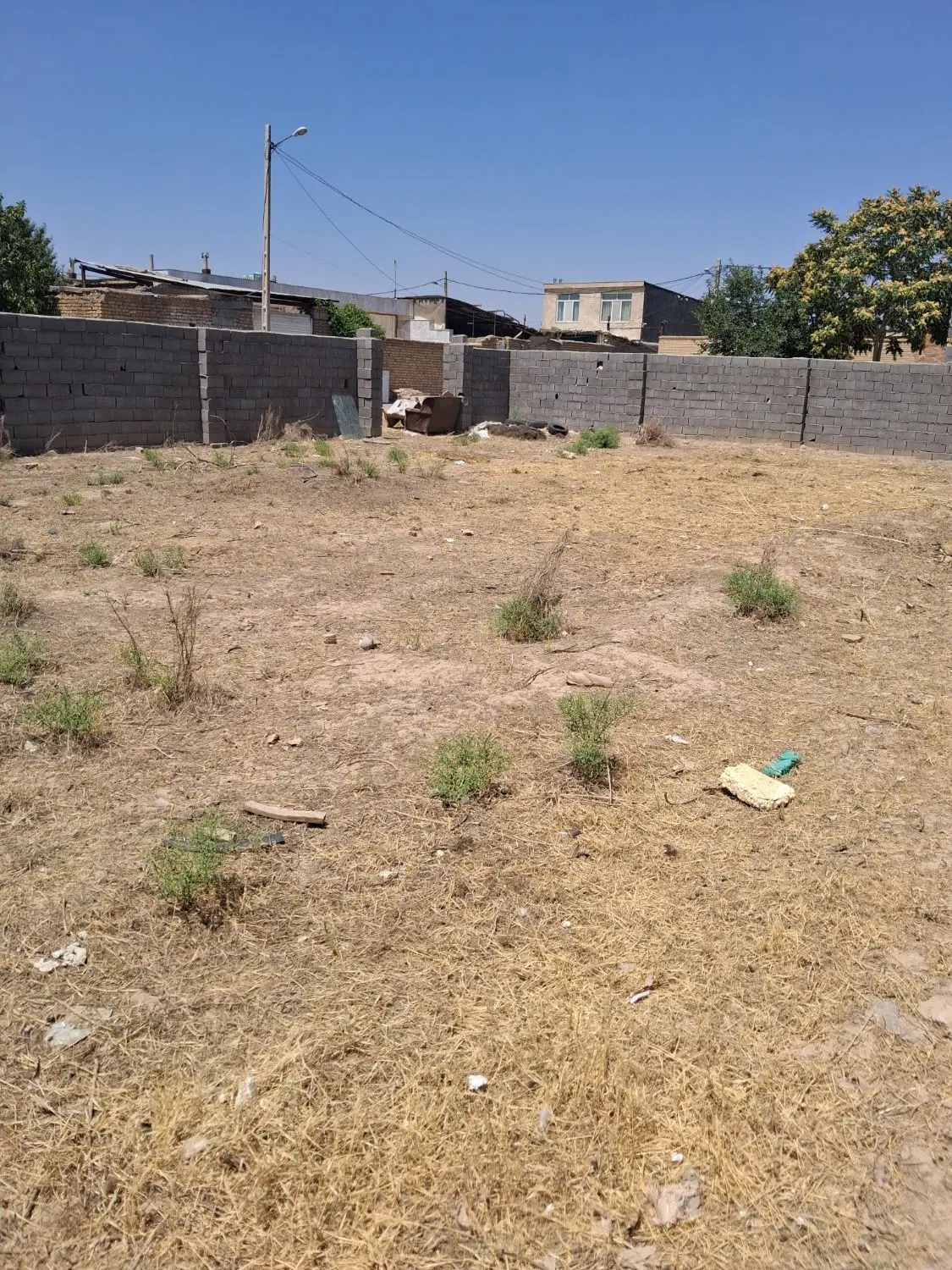 زمین ۴۰۰ متری محله اسفندیان شاهنامه ۶۷