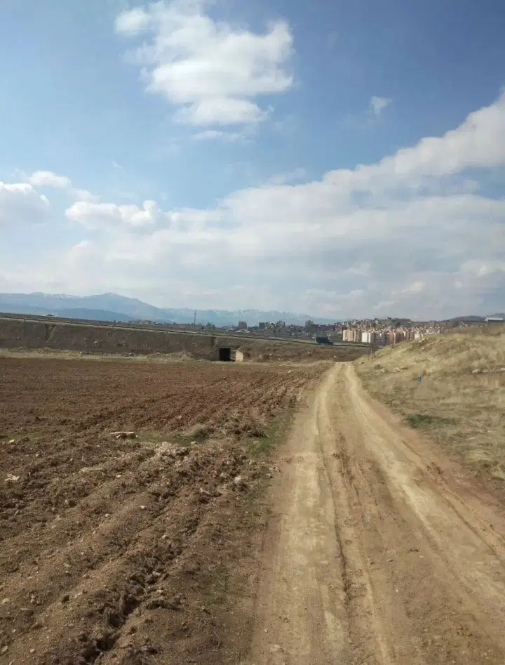 ۱۰۰۰ متر زمین کشاورزی سنددار