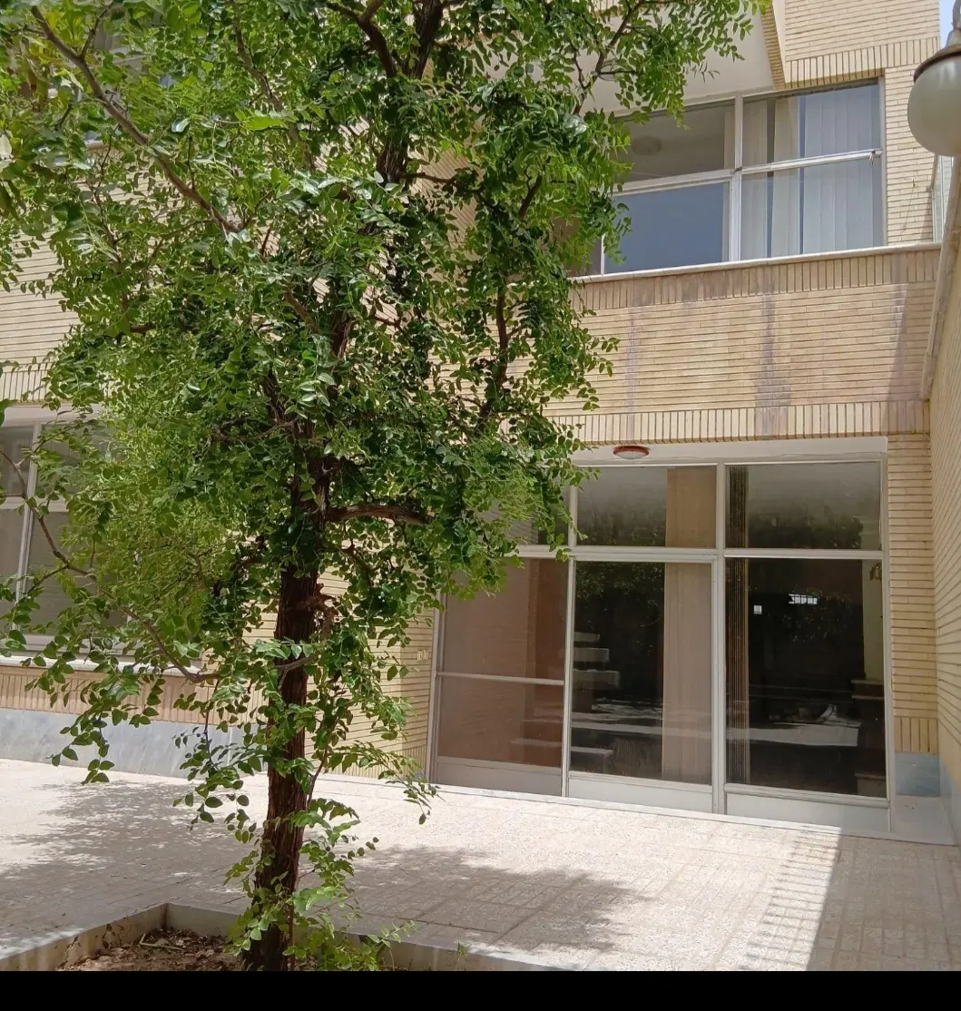 خانه ویلایی۲۵۰متری۵طبقه رو پیلوت جهت سرمایه‌گذاری