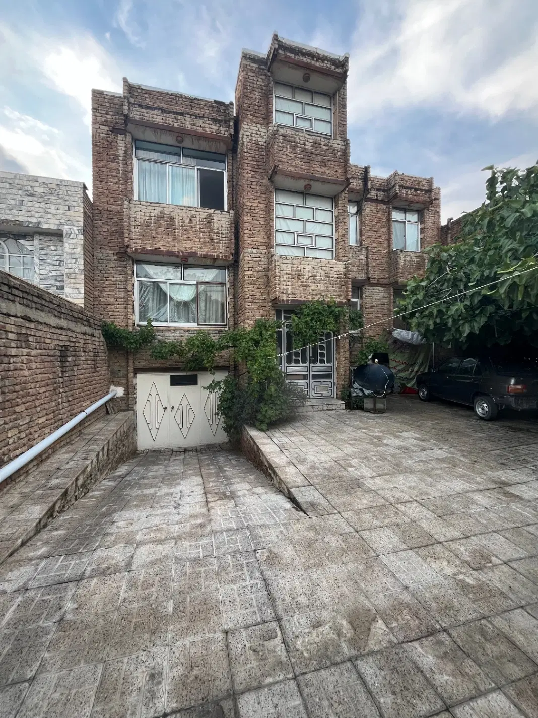 وکیلی دو سرویس