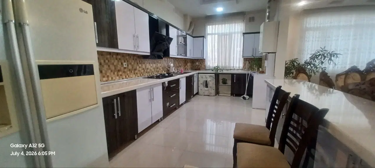 ۱۲۵ متر ۳ خواب صدف پشت حاشیه وکیل آباد